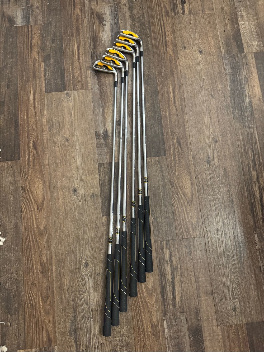 Cleveland Golf CG Gold MCT Iron Set (5-9,PW) Right Hand True Temper R-Flex Steel